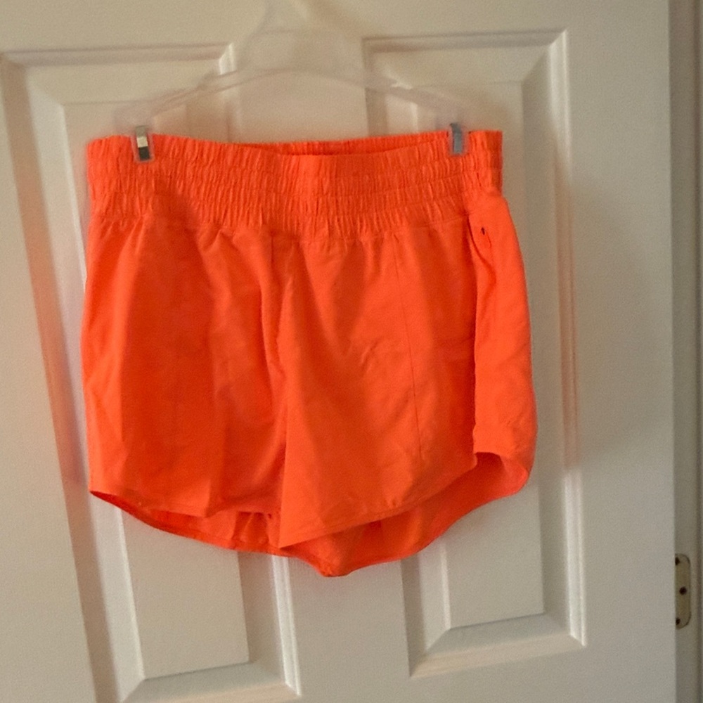 Crazy yoga Women's Orange Shorts size large